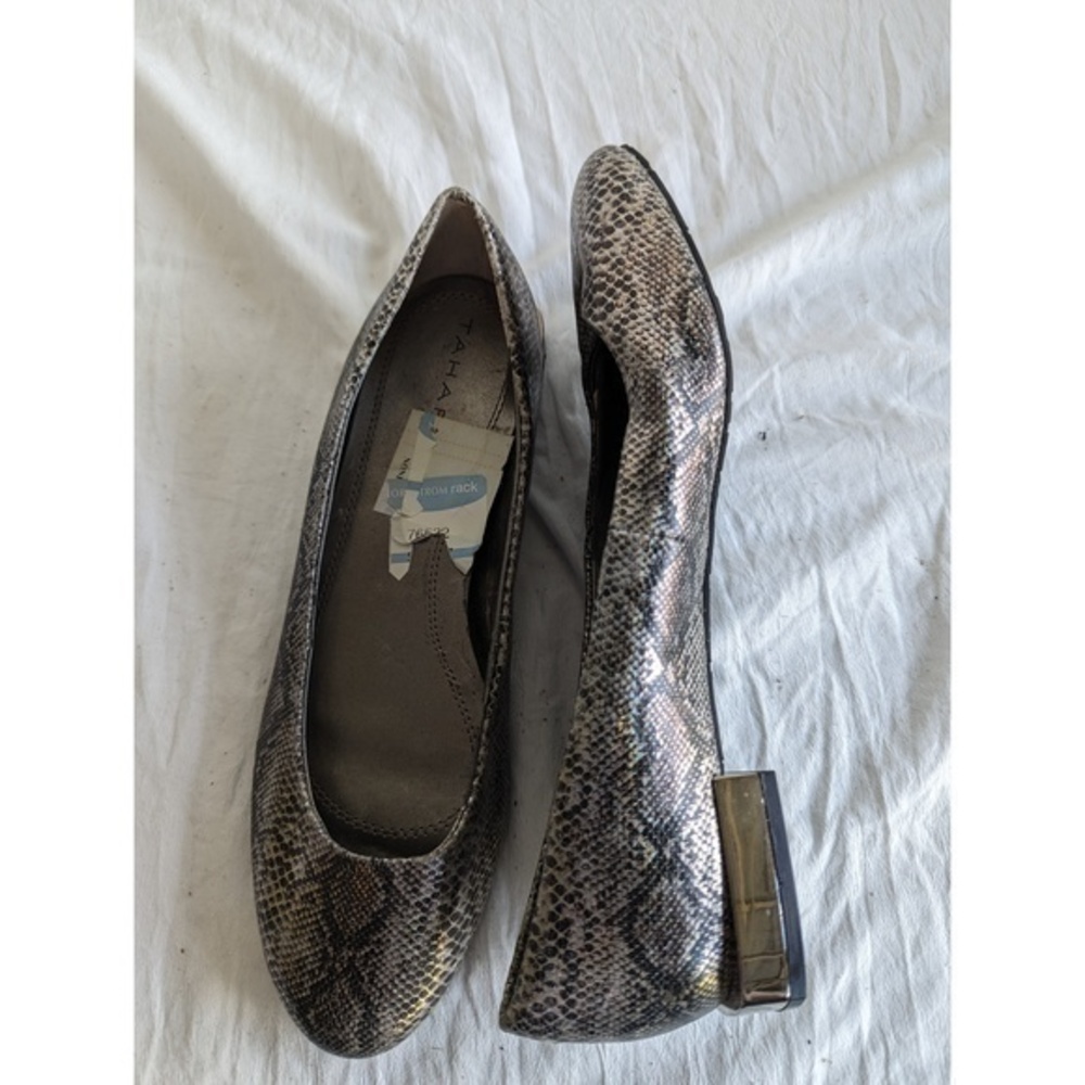 Tahari Gray Animal Print Pumps